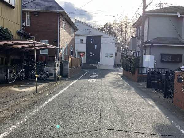 前面道路含む外観