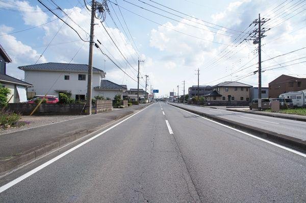 前面道路含む外観