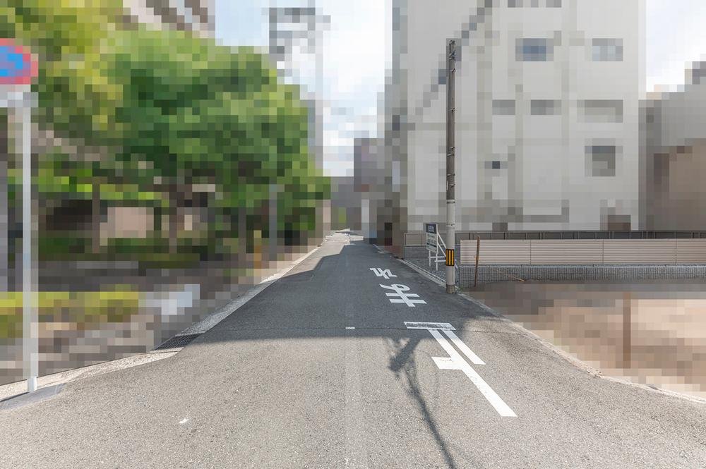 前面道路含む外観