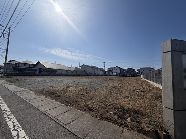 前面道路含む外観