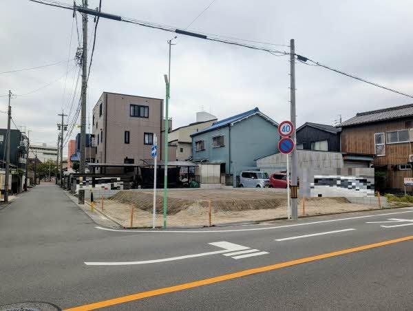 前面道路含む外観