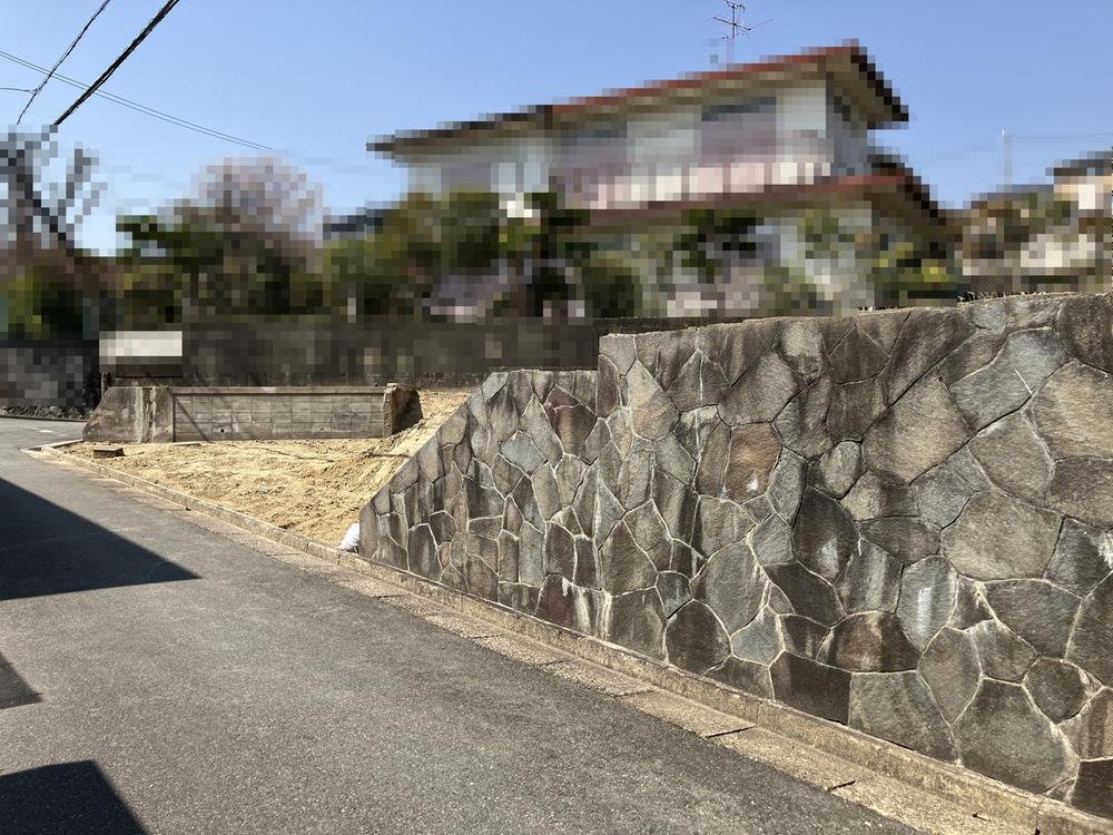 前面道路含む外観