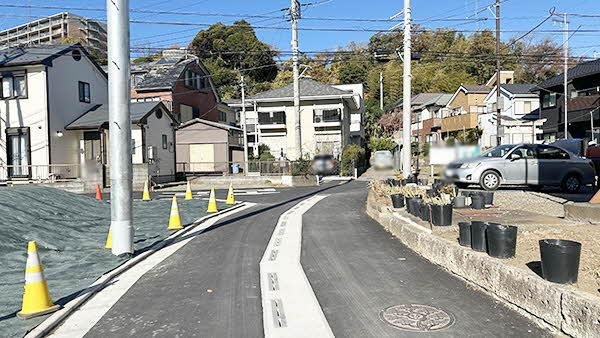 前面道路含む外観