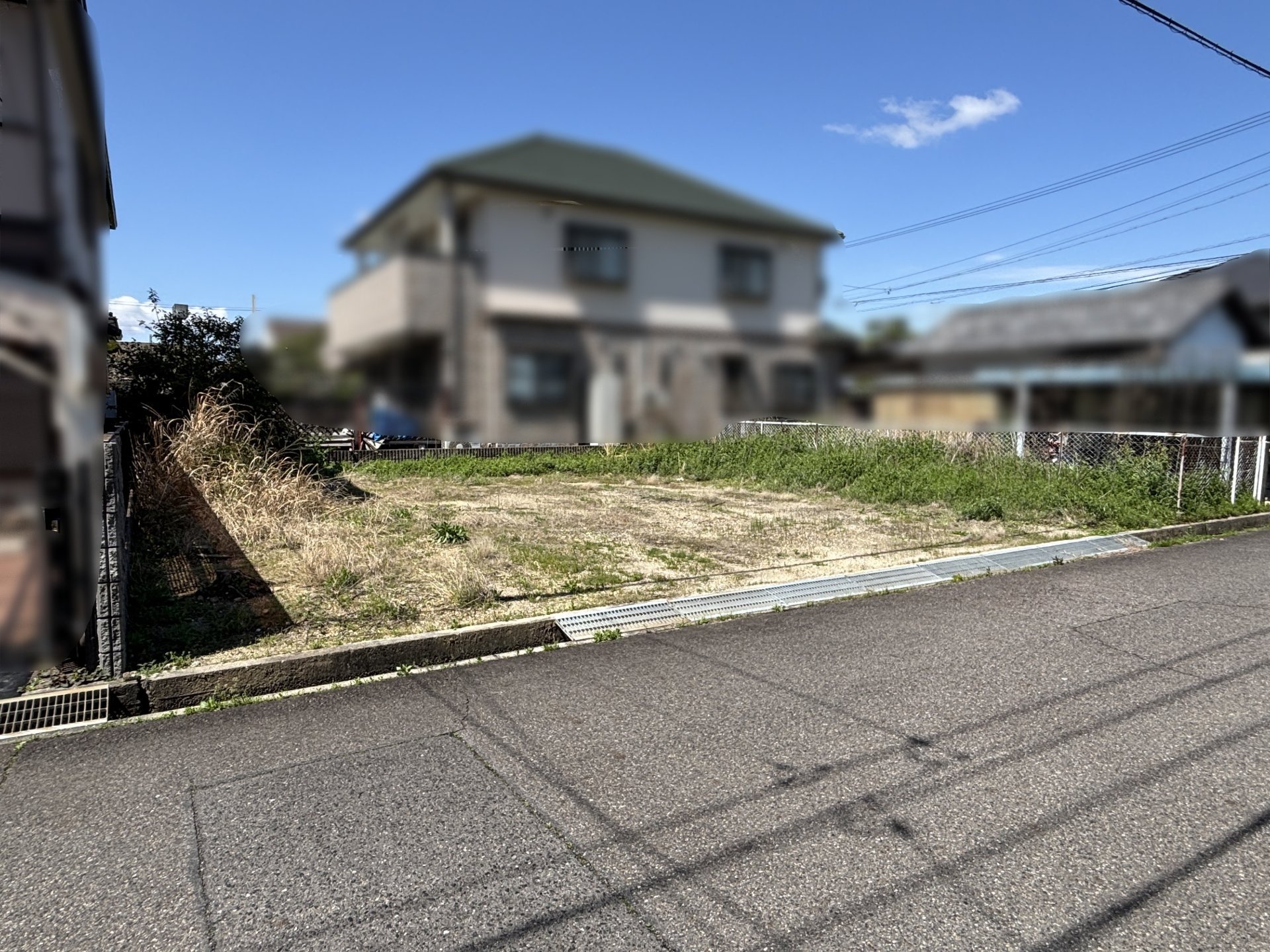 前面道路含む外観