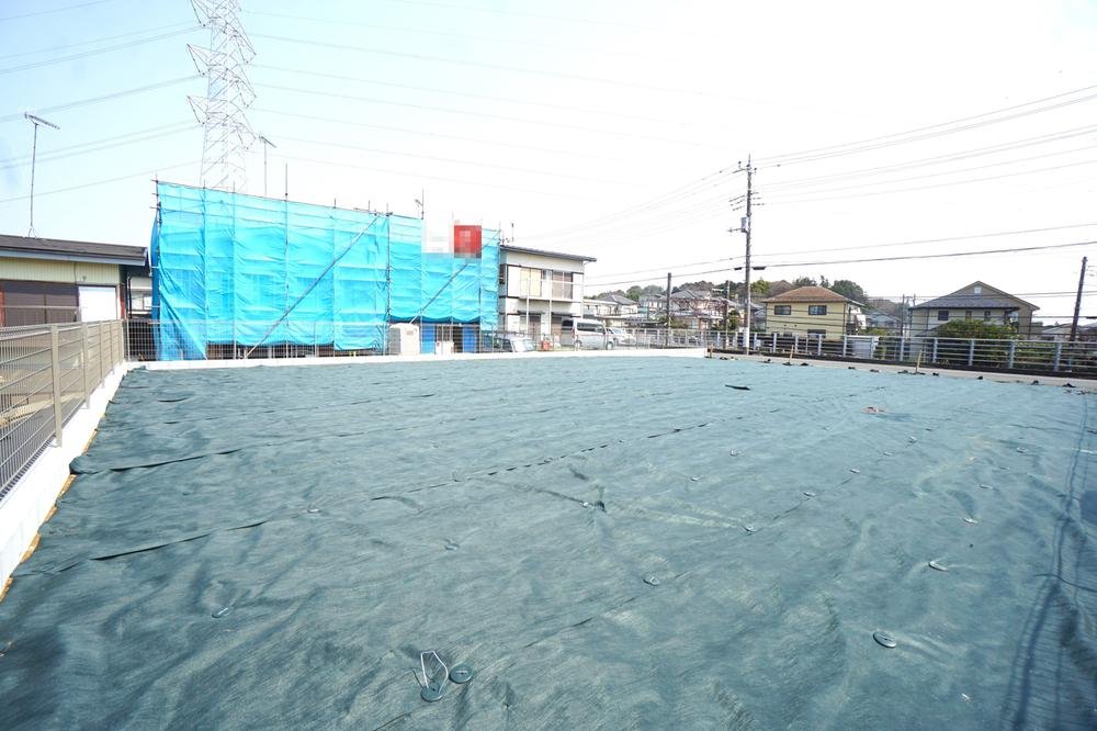 前面道路含む外観