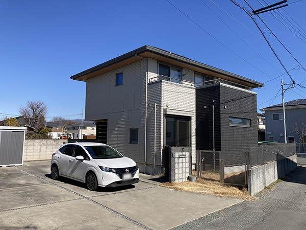 前面道路含む外観