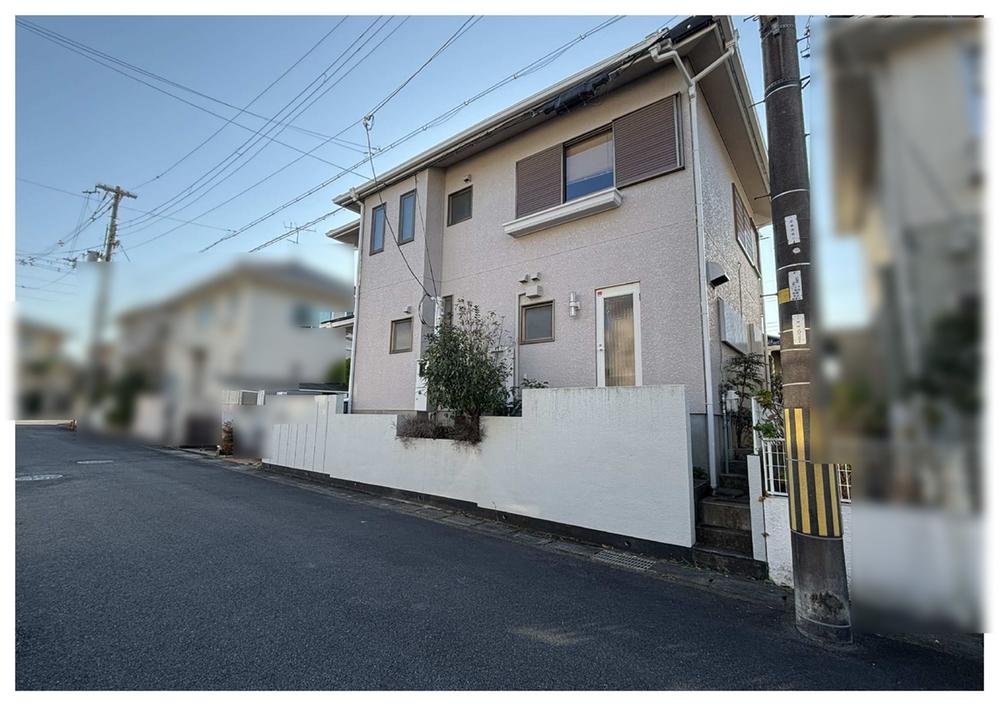 前面道路含む外観