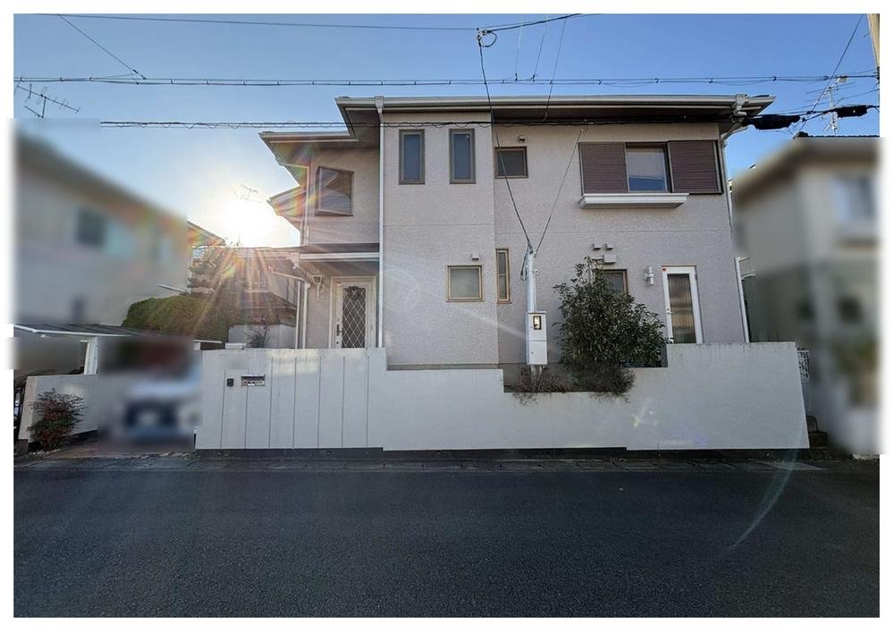 前面道路含む外観