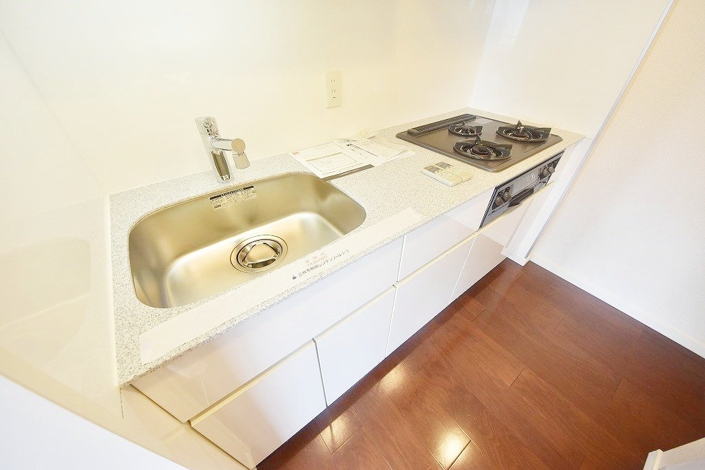 お部屋探しは株式会社 タウンハウジング までお気軽にお問合せ下さい。
クレジットカード決済・首都圏を中心直営143店舗 仲介件数全国2位の豊富な実績!諸費用・審査等・何でもご相談下さい。