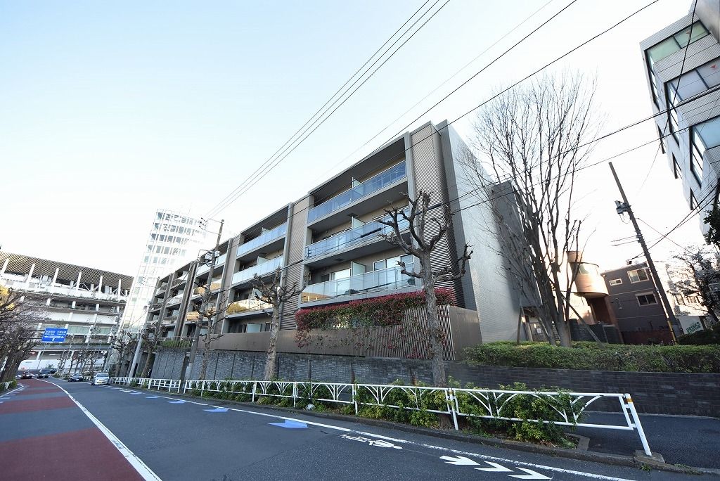 お部屋探しは株式会社 タウンハウジング までお気軽にお問合せ下さい。
クレジットカード決済・首都圏を中心直営143店舗 仲介件数全国2位の豊富な実績!諸費用・審査等・何でもご相談下さい。