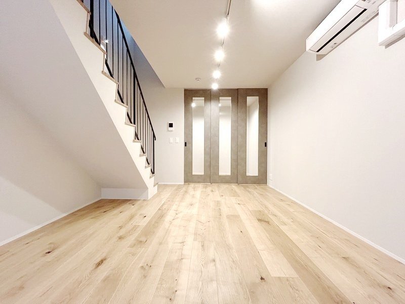 お部屋探しは株式会社 タウンハウジング までお気軽にお問合せ下さい。
クレジットカード決済・首都圏を中心直営143店舗 仲介件数全国2位の豊富な実績!諸費用・審査等・何でもご相談下さい。