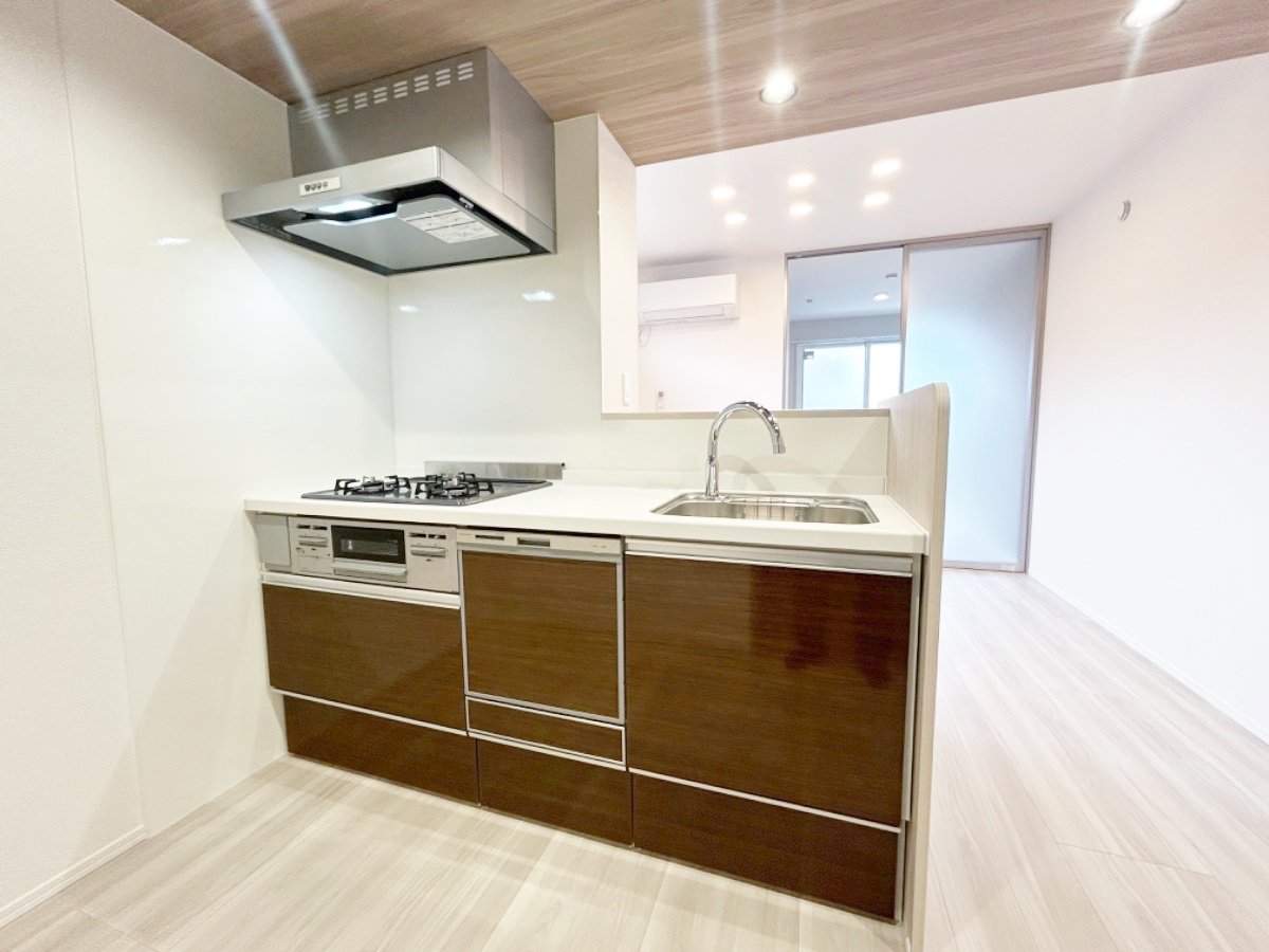 お部屋探しは株式会社 タウンハウジング までお気軽にお問合せ下さい。
クレジットカード決済・首都圏を中心直営143店舗 仲介件数全国2位の豊富な実績!諸費用・審査等・何でもご相談下さい。