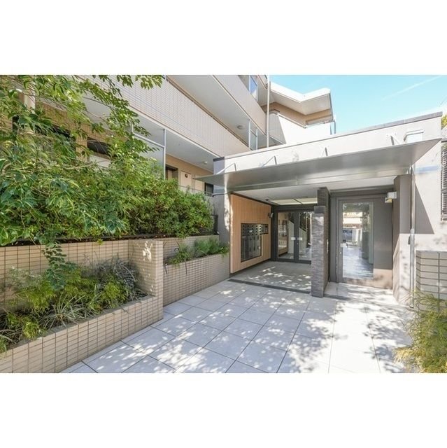 部屋探しは株式会社 タウンハウジング までお気軽にお問合せ下さい。
クレジットカード決済・首都圏を中心直営143店舗 仲介件数全国2位の豊富な実績!諸費用・審査等・何でもご相談下さい。