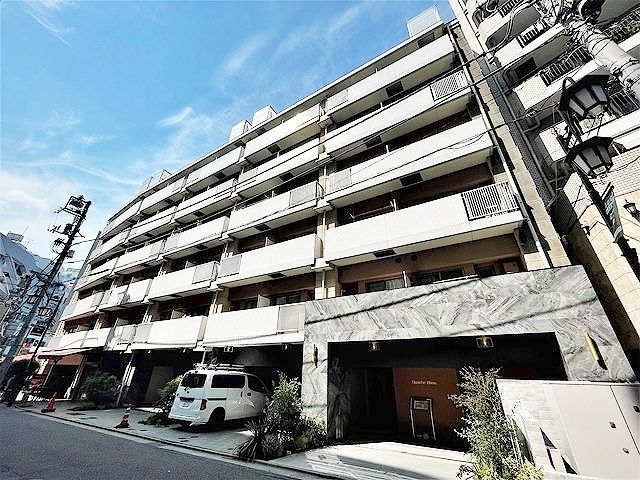 お部屋探しは株式会社 タウンハウジング までお気軽にお問合せ下さい。
クレジットカード決済・首都圏を中心直営143店舗 仲介件数全国2位の豊富な実績!諸費用・審査等・何でもご相談下さい。