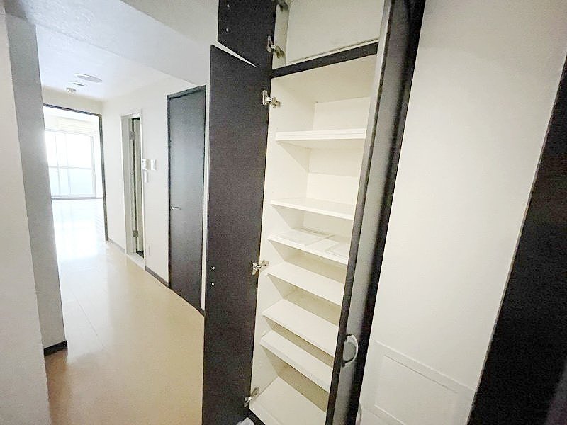 お部屋探しは株式会社 タウンハウジング までお気軽にお問合せ下さい。
クレジットカード決済・首都圏を中心直営143店舗 仲介件数全国2位の豊富な実績!諸費用・審査等・何でもご相談下さい。