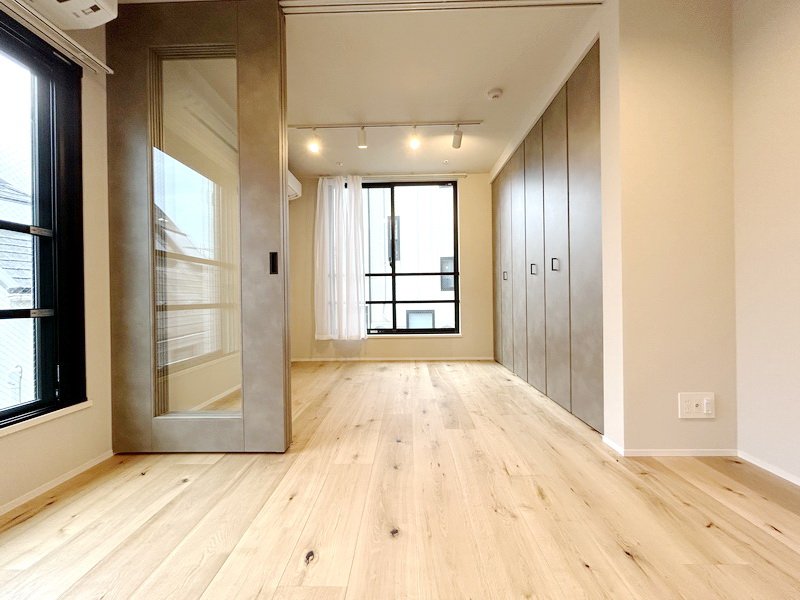 お部屋探しは株式会社 タウンハウジング までお気軽にお問合せ下さい。
クレジットカード決済・首都圏を中心直営143店舗 仲介件数全国2位の豊富な実績!諸費用・審査等・何でもご相談下さい。