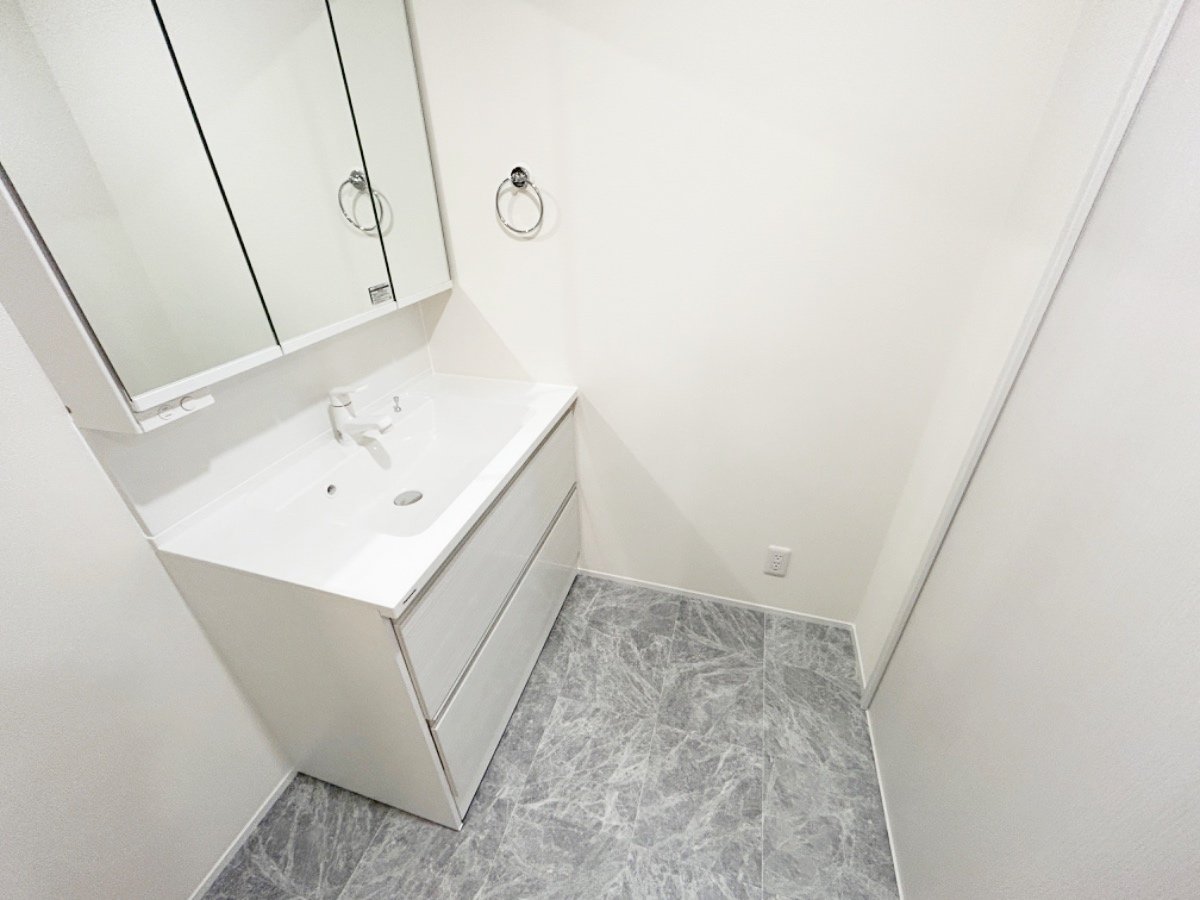 お部屋探しは株式会社 タウンハウジング までお気軽にお問合せ下さい。
クレジットカード決済・首都圏を中心直営143店舗 仲介件数全国2位の豊富な実績!諸費用・審査等・何でもご相談下さい。