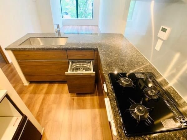 お部屋探しは株式会社 タウンハウジング までお気軽にお問合せ下さい。
クレジットカード決済・首都圏を中心直営143店舗 仲介件数全国2位の豊富な実績!諸費用・審査等・何でもご相談下さい。