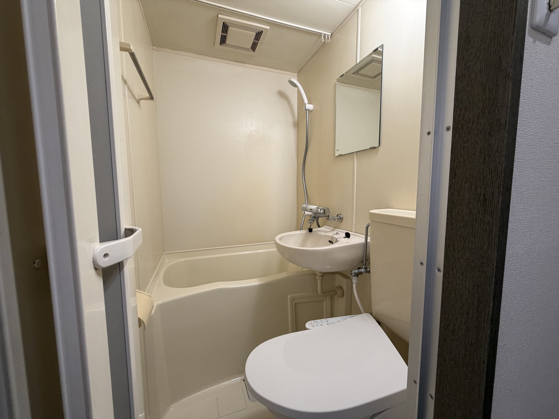 お部屋探しは株式会社 タウンハウジング までお気軽にお問合せ下さい。
クレジットカード決済・首都圏を中心直営143店舗 仲介件数全国2位の豊富な実績!諸費用・審査等・何でもご相談下さい。