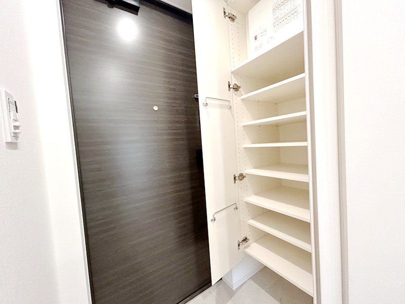 お部屋探しは株式会社 タウンハウジング までお気軽にお問合せ下さい。
クレジットカード決済・首都圏を中心直営143店舗 仲介件数全国2位の豊富な実績!諸費用・審査等・何でもご相談下さい。