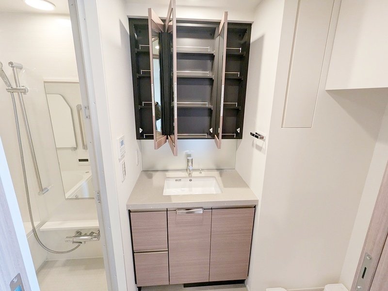 お部屋探しは株式会社 タウンハウジング までお気軽にお問合せ下さい。
クレジットカード決済・首都圏を中心直営143店舗 仲介件数全国2位の豊富な実績!諸費用・審査等・何でもご相談下さい。