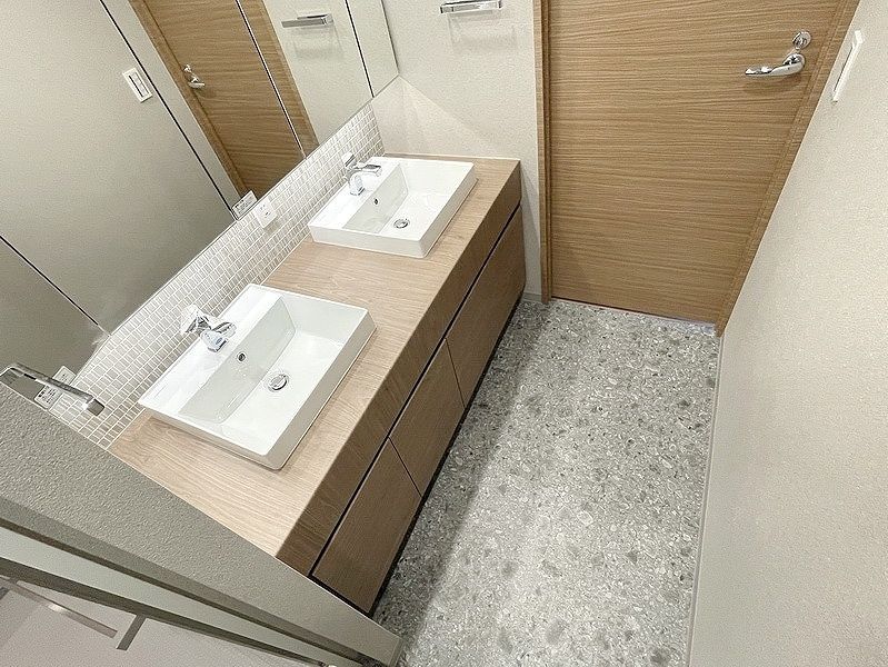 お問合せは(株)タウンハウジングレジデンス事業部 赤坂店・恵比寿店までお問合せ下さい。