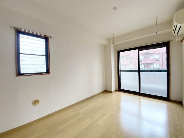 部屋探しは株式会社 タウンハウジング までお気軽にお問合せ下さい。
クレジットカード決済・首都圏を中心直営143店舗 仲介件数全国2位の豊富な実績!諸費用・審査等・何でもご相談下さい。