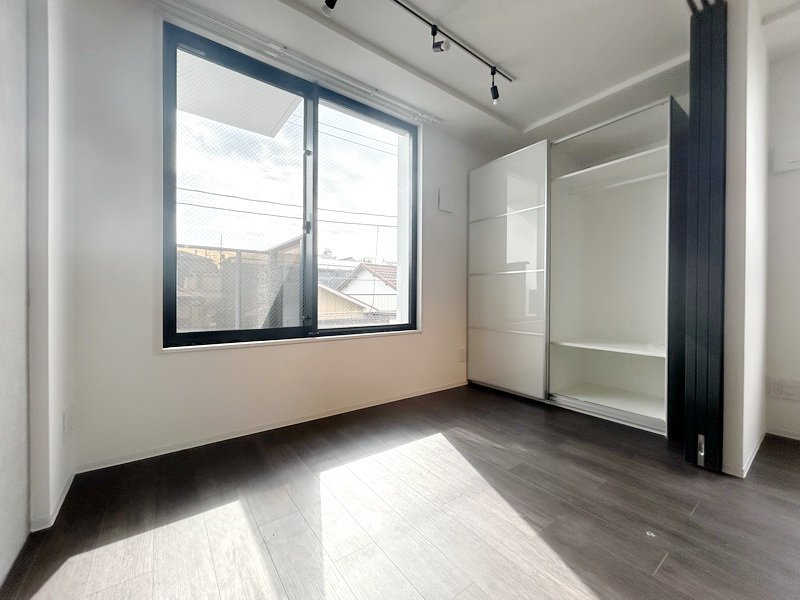 お部屋探しは株式会社 タウンハウジング までお気軽にお問合せ下さい。
クレジットカード決済・首都圏を中心直営143店舗 仲介件数全国2位の豊富な実績!諸費用・審査等・何でもご相談下さい。