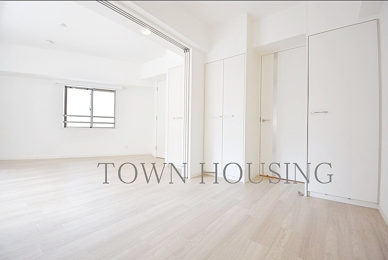 お部屋探しは株式会社 タウンハウジング までお気軽にお問合せ下さい。
クレジットカード決済・首都圏を中心直営143店舗 仲介件数全国2位の豊富な実績!諸費用・審査等・何でもご相談下さい。