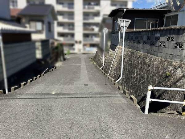 前面道路含む外観