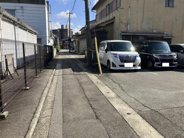 前面道路含む外観