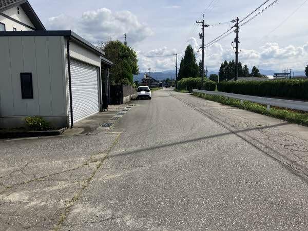 前面道路含む外観