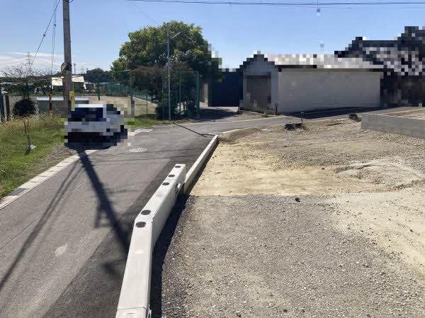 前面道路含む外観