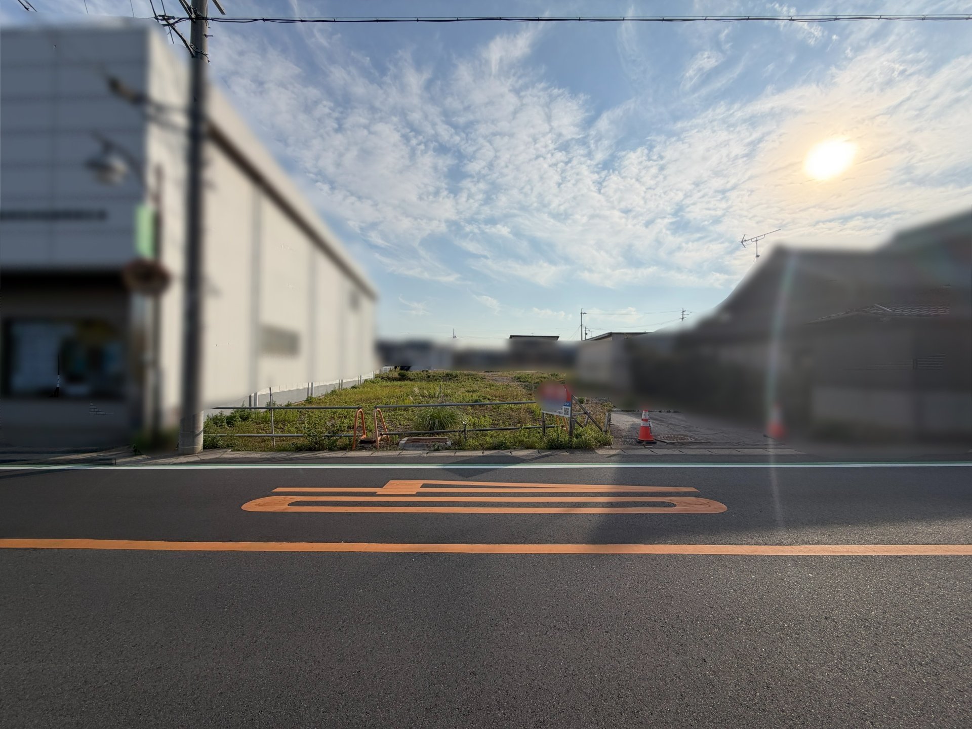 前面道路含む外観