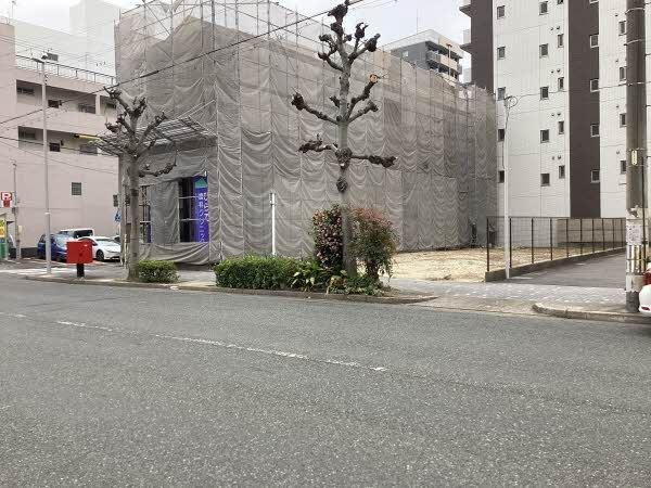 前面道路含む外観