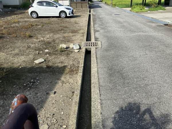 前面道路含む外観