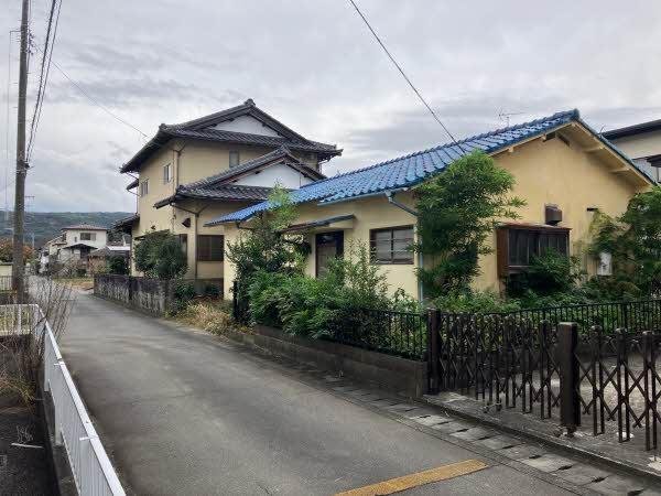 前面道路含む外観