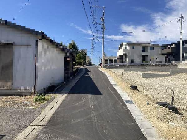 前面道路含む外観