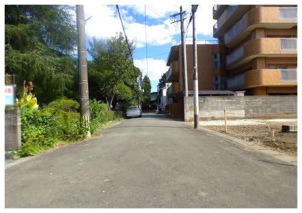 前面道路含む外観