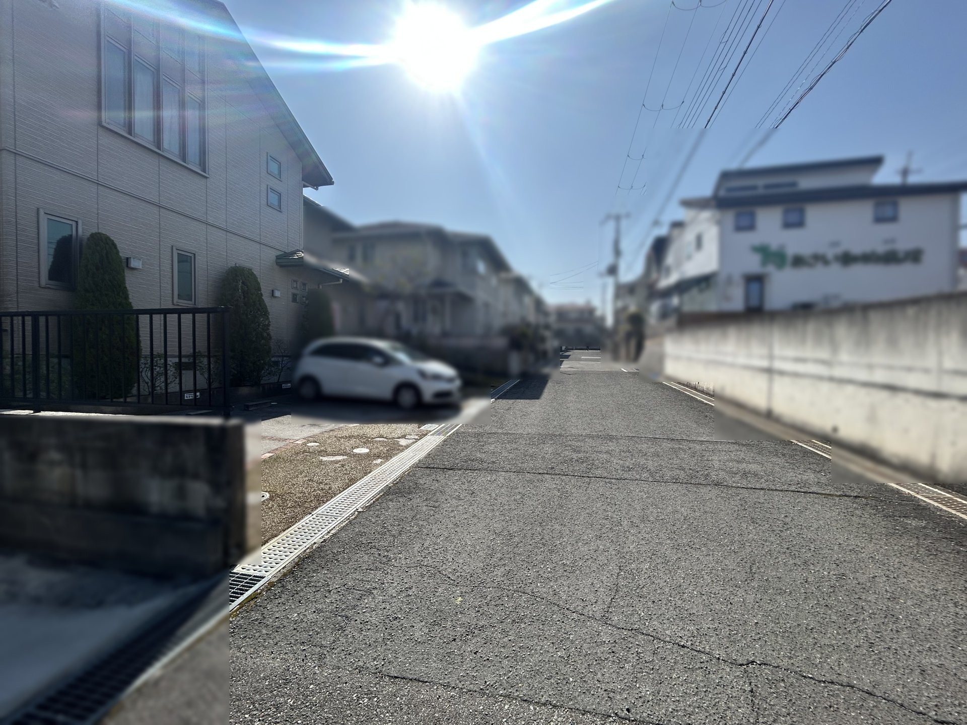 前面道路含む外観