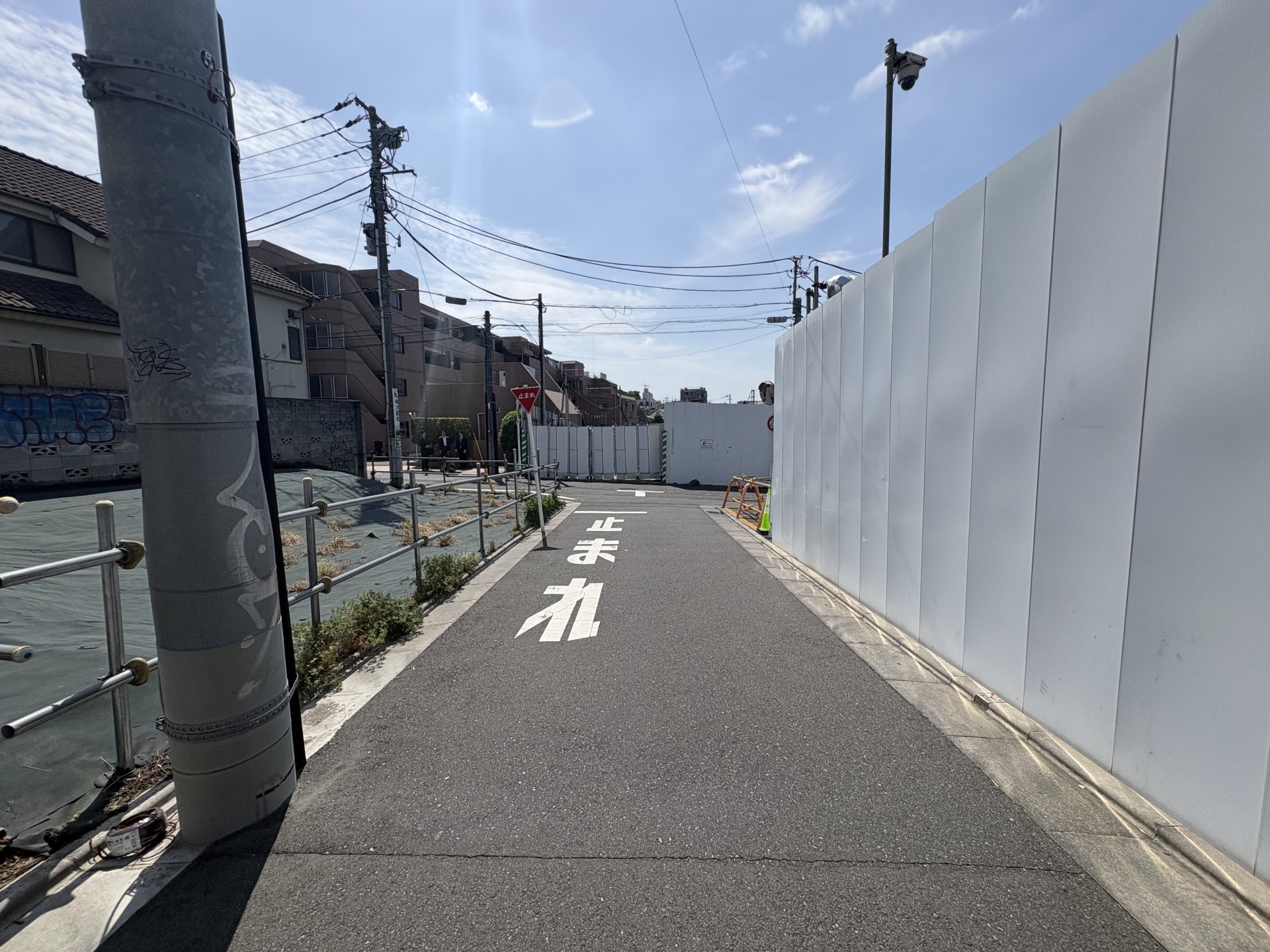 前面道路含む外観