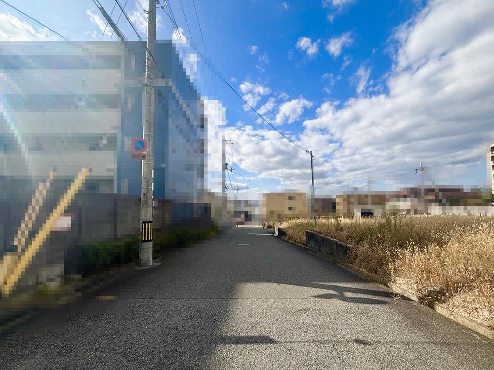 前面道路含む外観