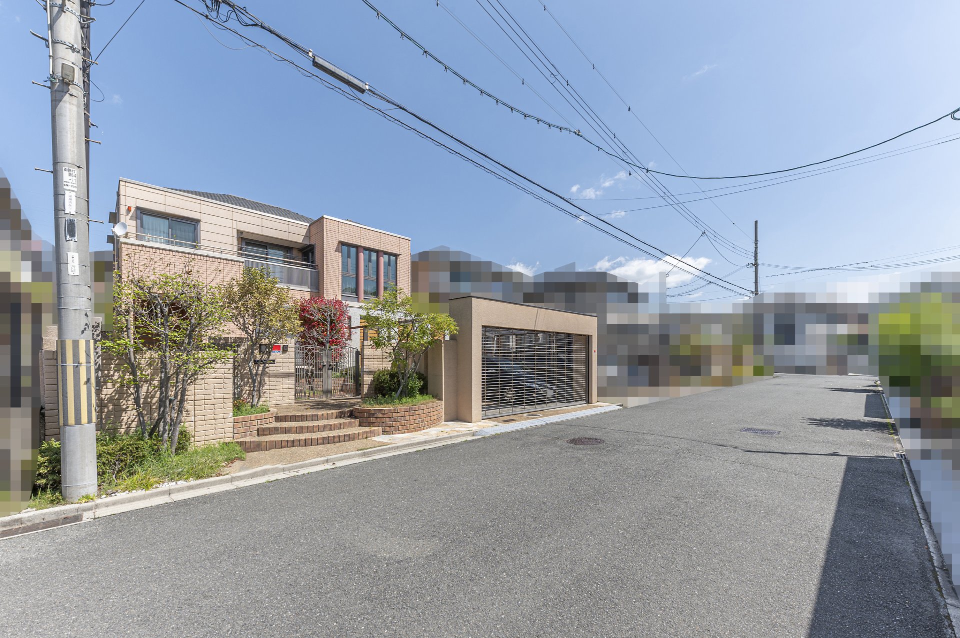 前面道路含む外観