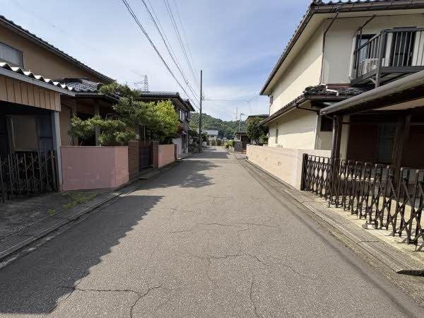 前面道路含む外観