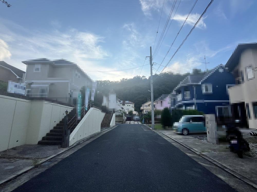 前面道路含む外観