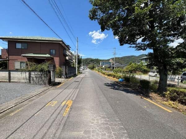 前面道路含む外観