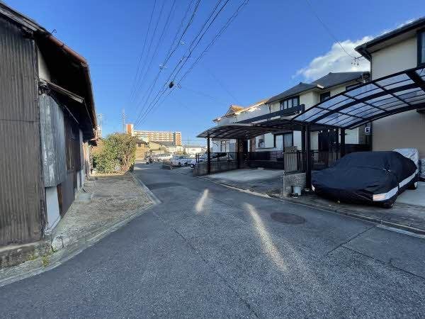 前面道路含む外観