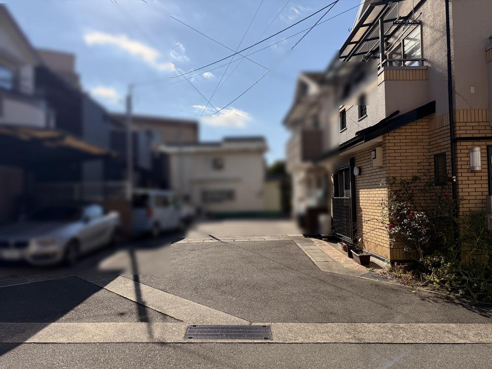 前面道路含む外観