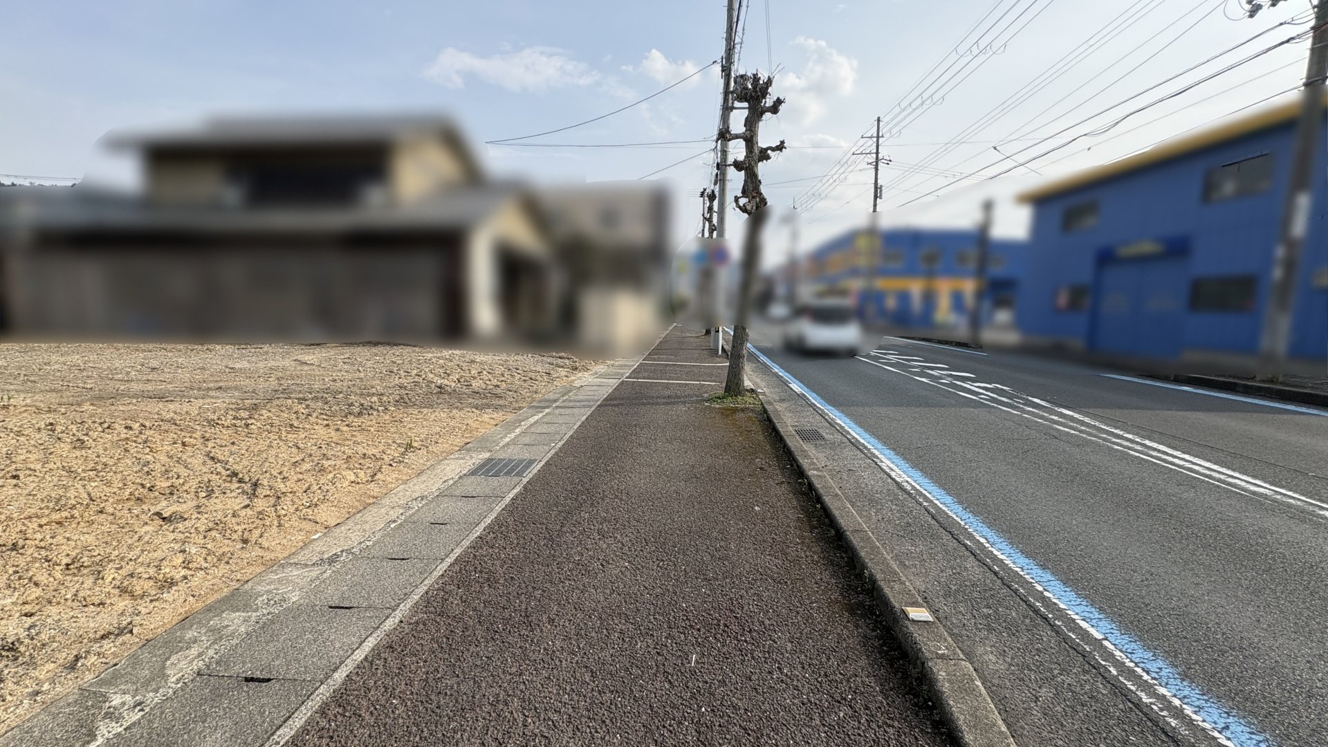 前面道路含む外観