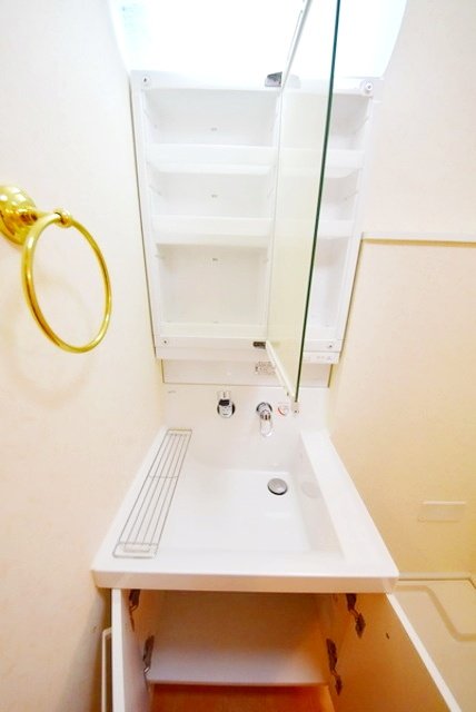 お部屋探しは株式会社 タウンハウジング までお気軽にお問合せ下さい。
クレジットカード決済・首都圏を中心直営143店舗 仲介件数全国2位の豊富な実績!諸費用・審査等・何でもご相談下さい。